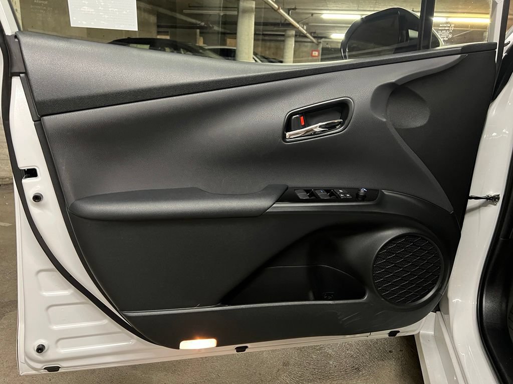 Certified 2022 Toyota Prius LE FWD image 36