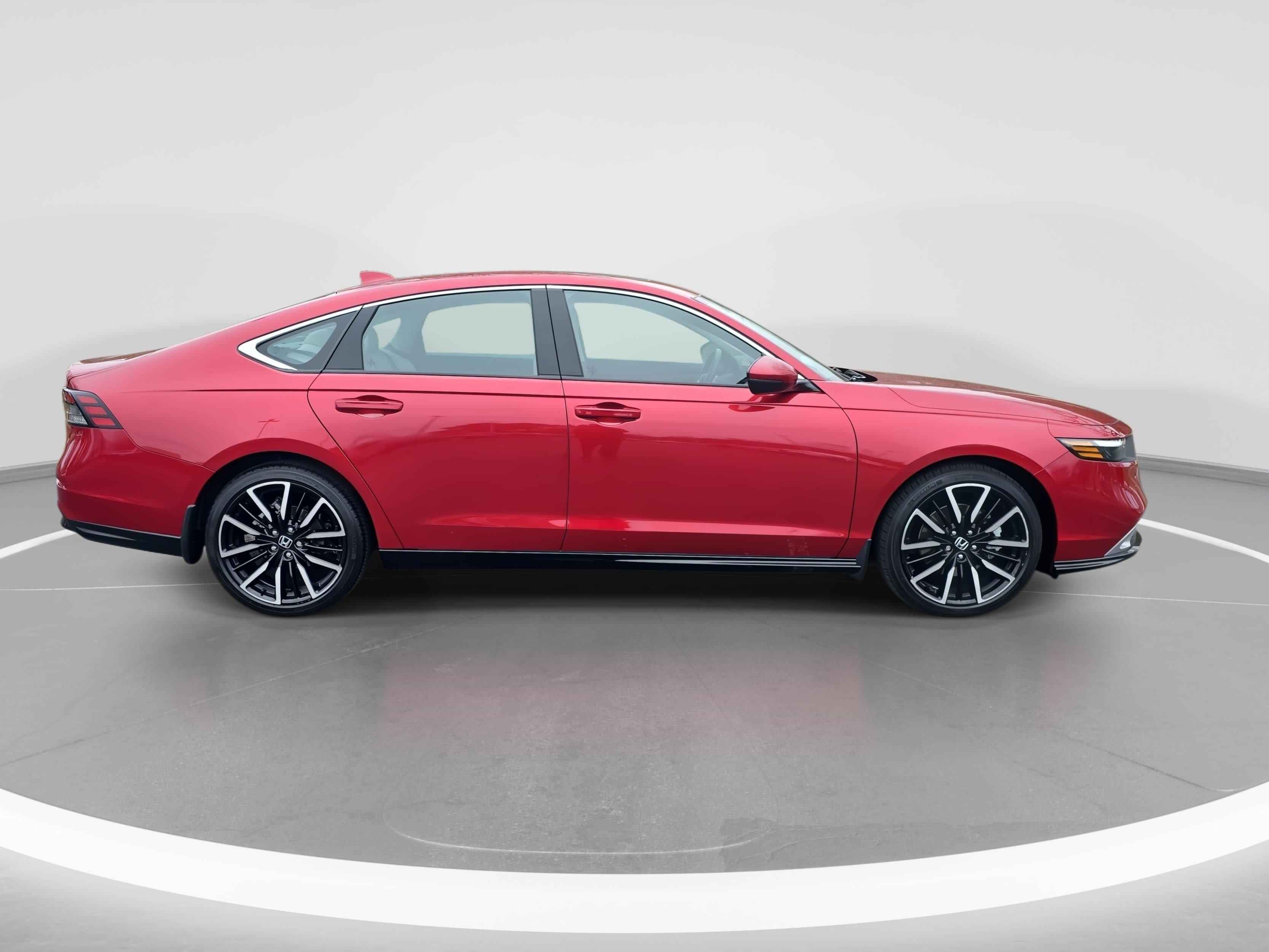 Used 2023 Honda Accord Touring image 4