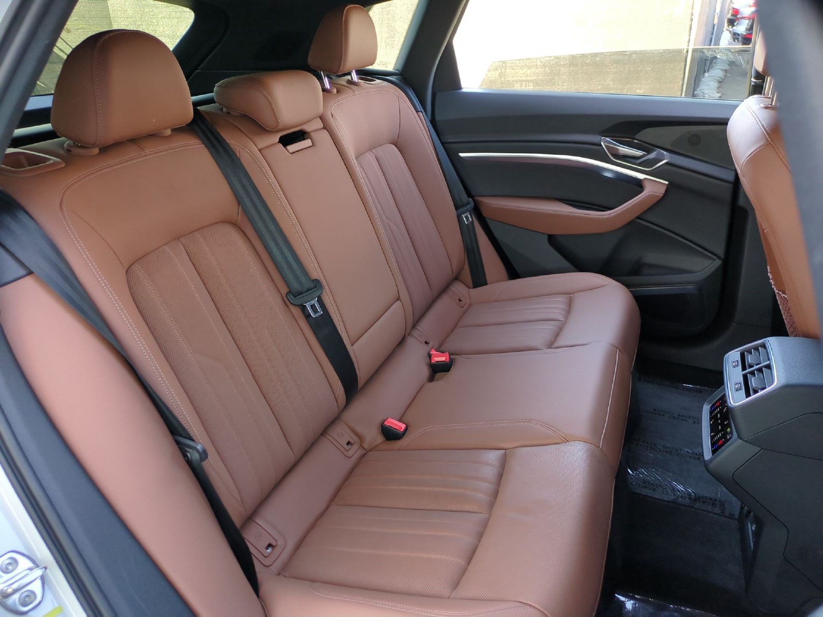 Used 2024 Audi Q8 e-tron Premium Plus AWD/4WD image 28