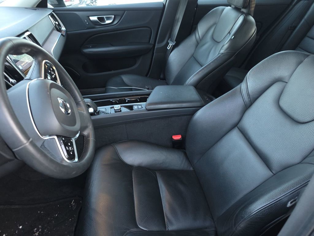 Used 2024 Volvo S60 B5 Plus image 2