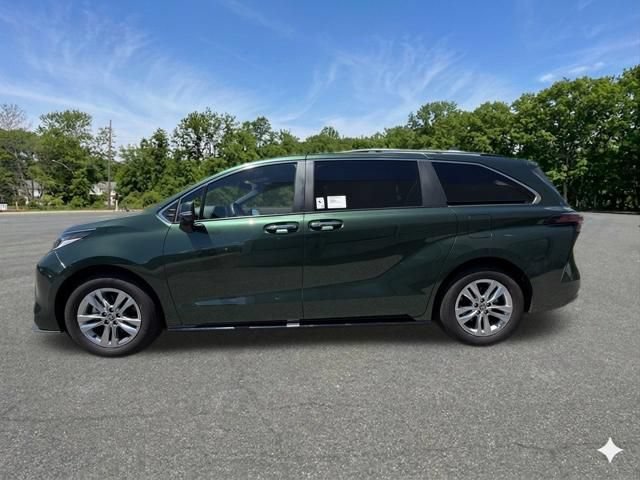 Used 2025 Toyota Sienna Limited AWD/4WD image 5