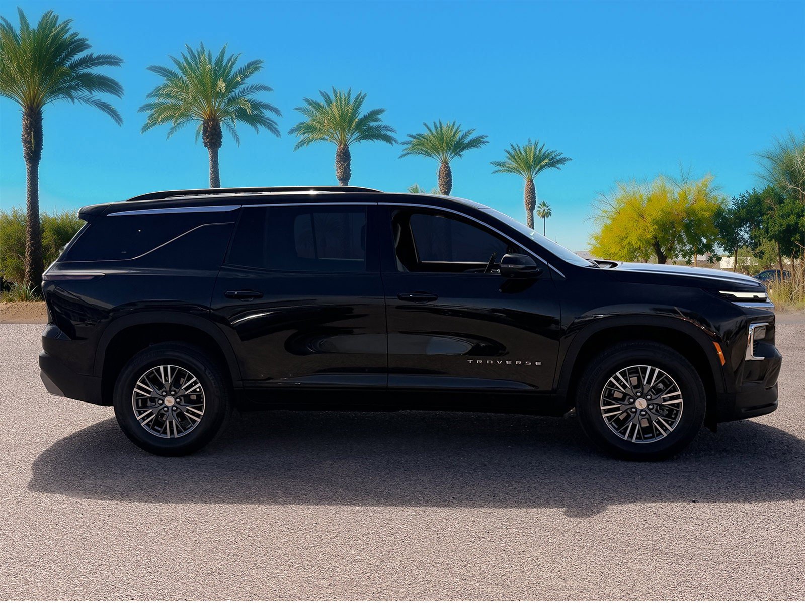 Used 2026 Chevrolet Traverse LT w/ Driver Confidence Package FWD image 7