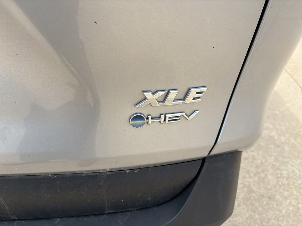 Used 2025 Toyota RAV4 XLE AWD/4WD image 23