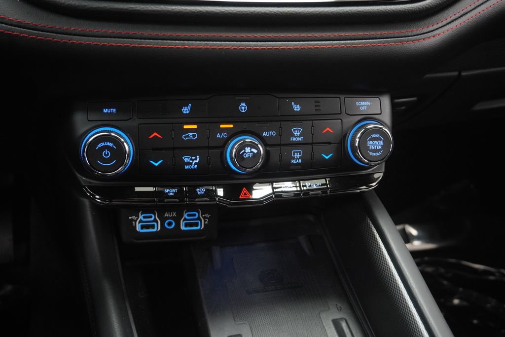 Certified 2023 Dodge Durango R/T w/ Blacktop Package AWD/4WD image 35