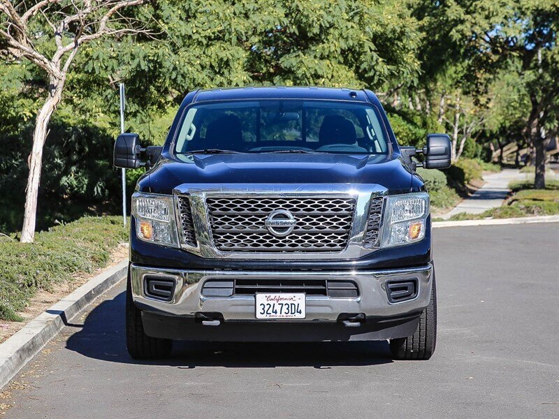 Used 2017 Nissan Titan SV RWD image 2