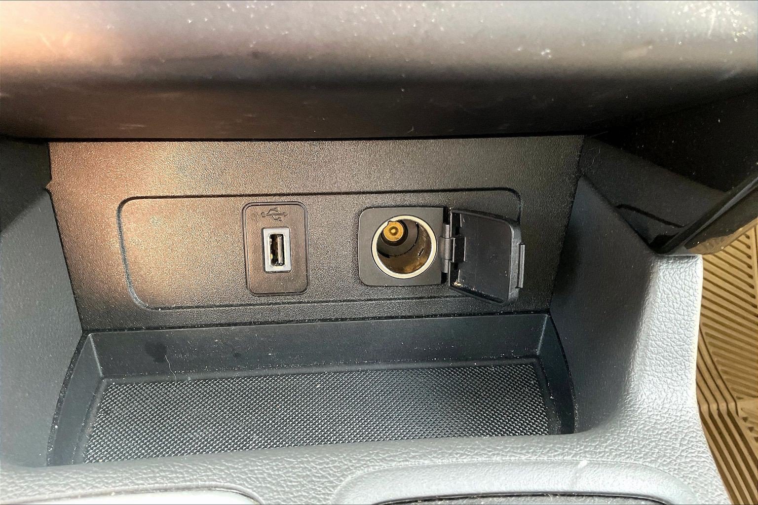 Certified 2017 Ford Escape Titanium AWD/4WD image 30
