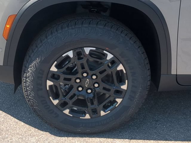 New 2027 Chevrolet Traverse Z71 w/ Enhanced Driving Package AWD/4WD image 12