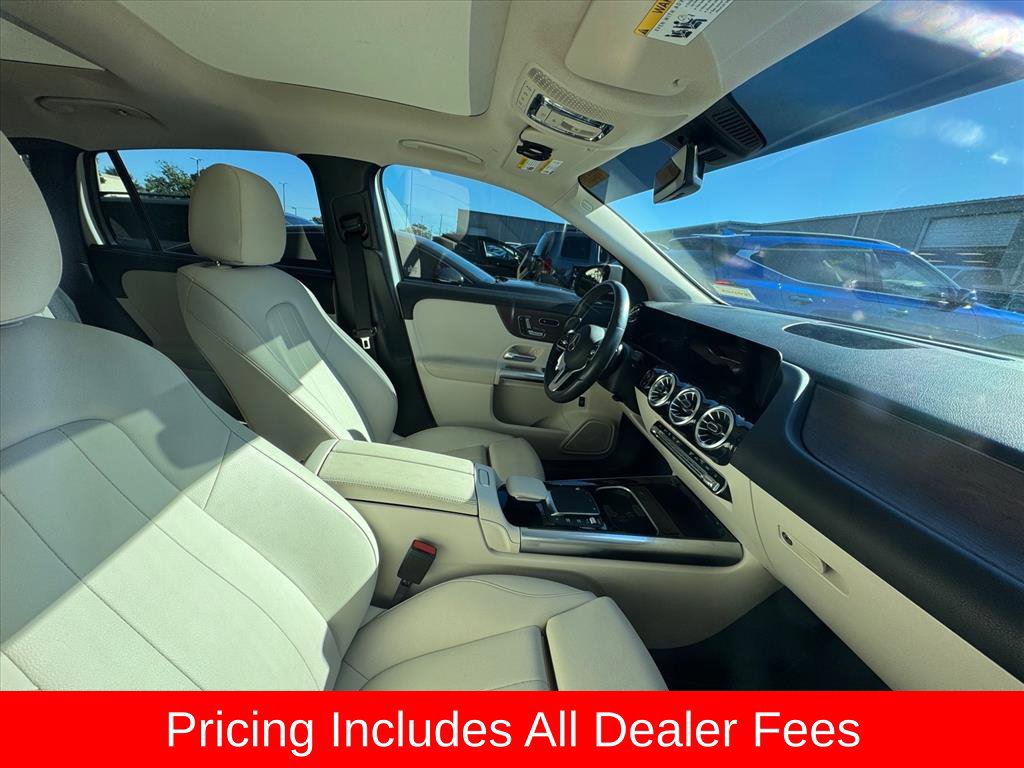 Used 2023 Mercedes-Benz GLA 250 4MATIC w/ Premium Package image 3