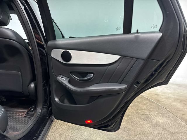 Used 2020 Mercedes-Benz GLC 300 image 13