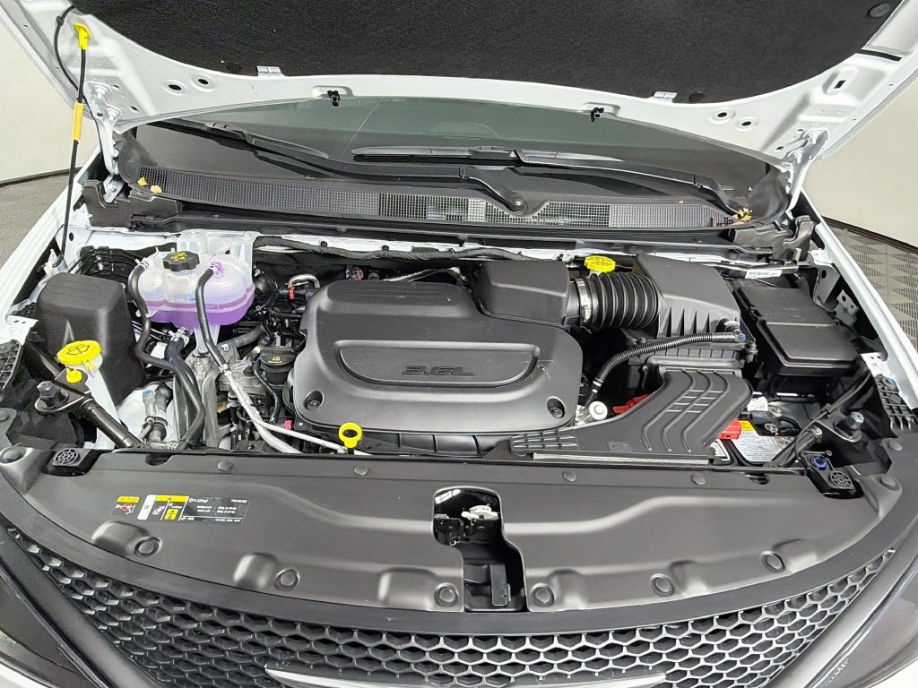 New 2027 Chrysler Pacifica LX FWD image 30