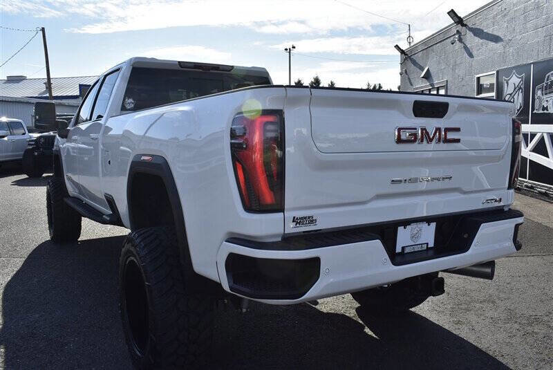 Used 2025 GMC Sierra 3500 AT4 w/ AT4 Premium Plus Package image 3