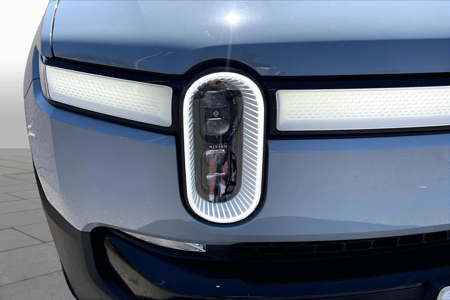 Used 2023 Rivian R1S Adventure AWD/4WD image 27