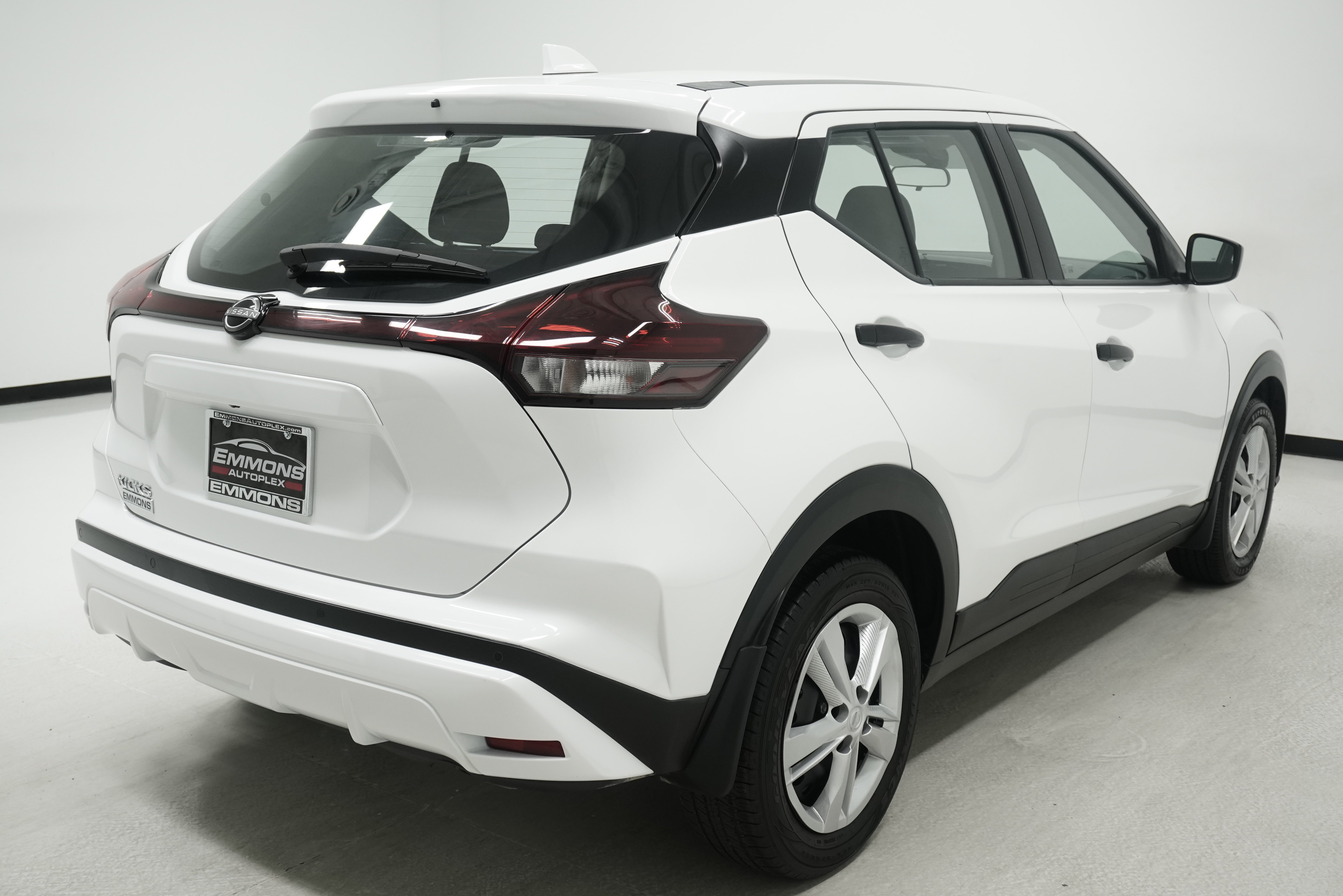 Used 2024 Nissan Kicks S FWD image 4