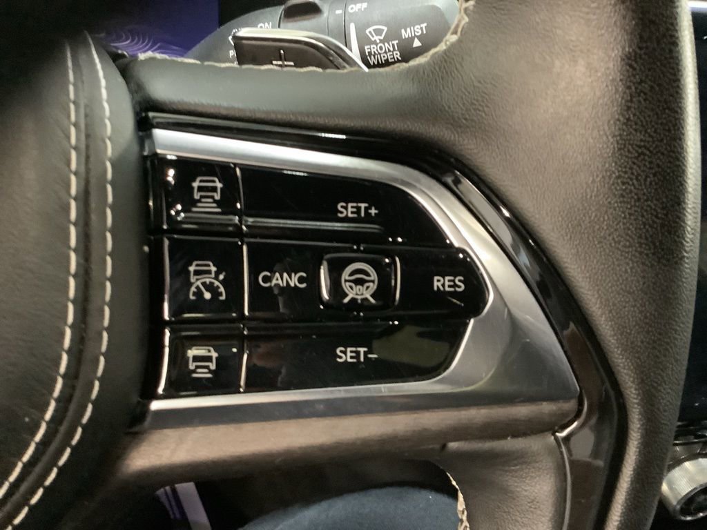 Used 2023 Jeep Grand Cherokee L Overland w/ Advanced Protech Group III image 28