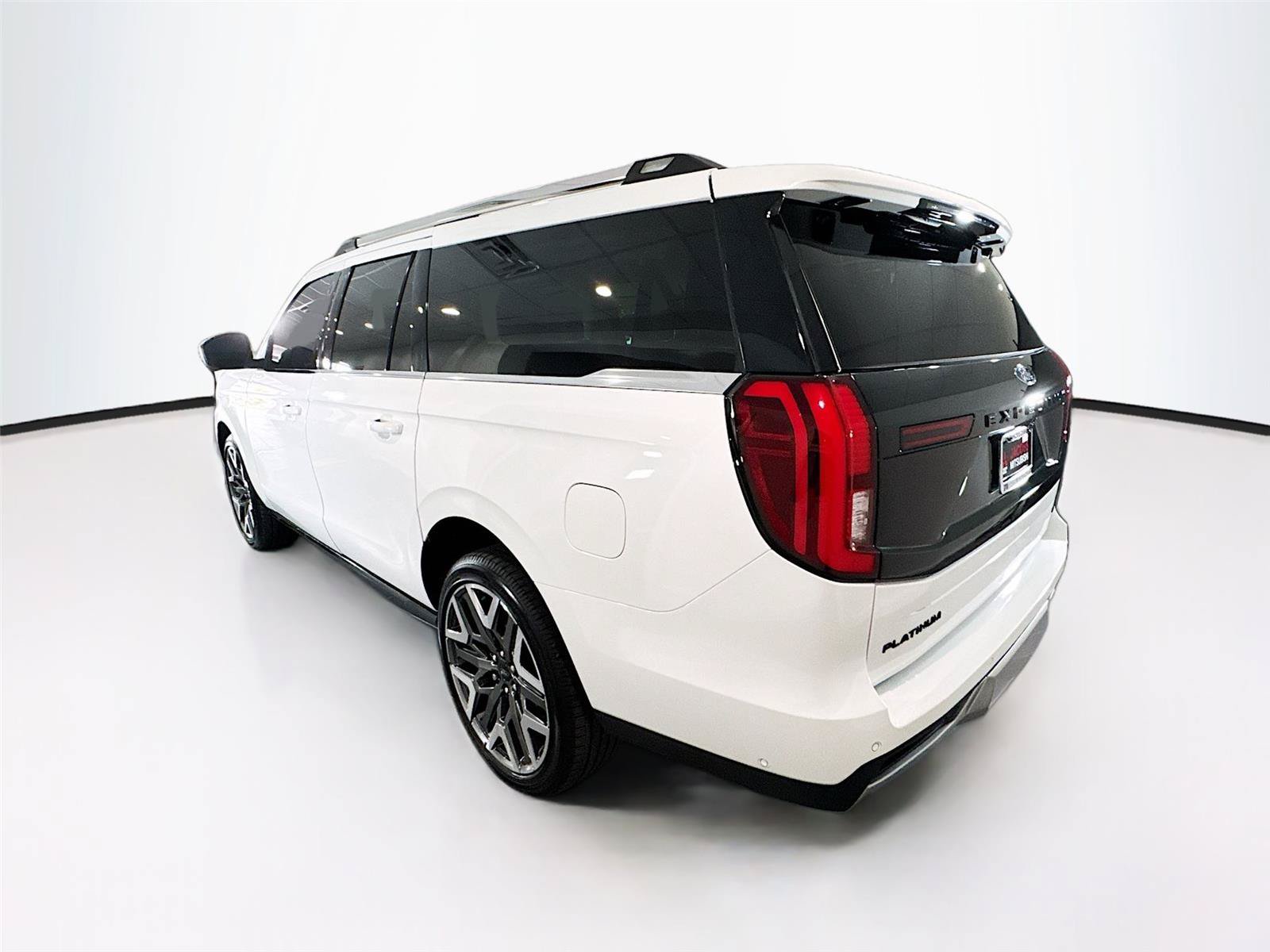 Used 2025 Ford Expedition Max Platinum w/ Platinum Ultimate Package AWD/4WD image 31