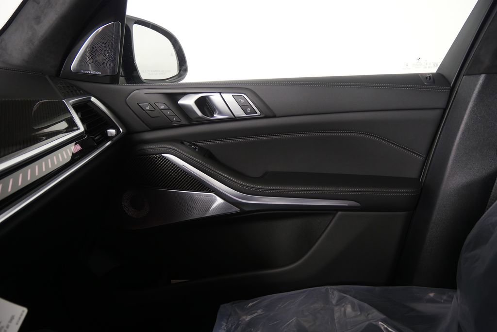 Used 2026 BMW X7 M60i image 25