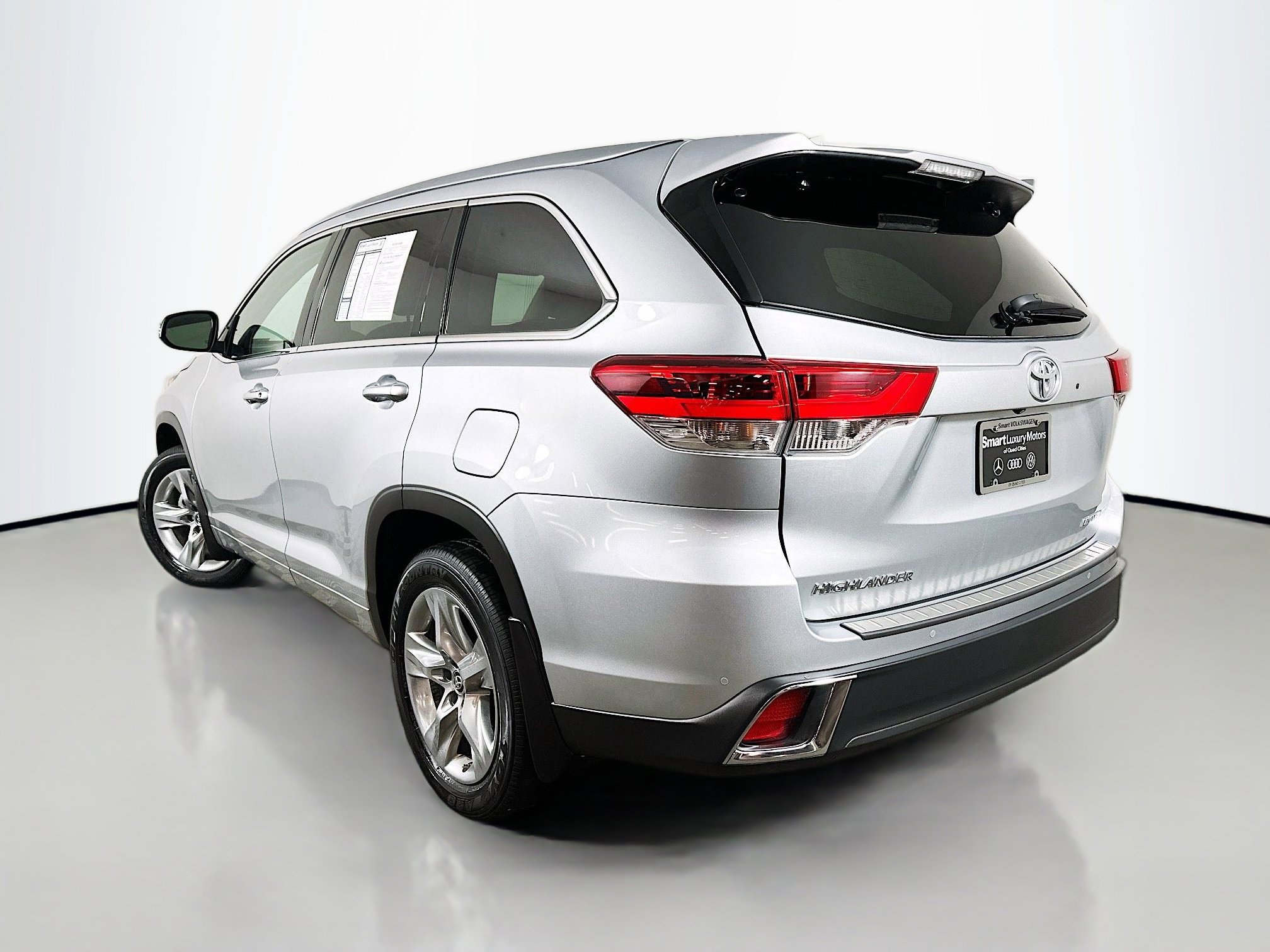 Used 2017 Toyota Highlander Limited image 5