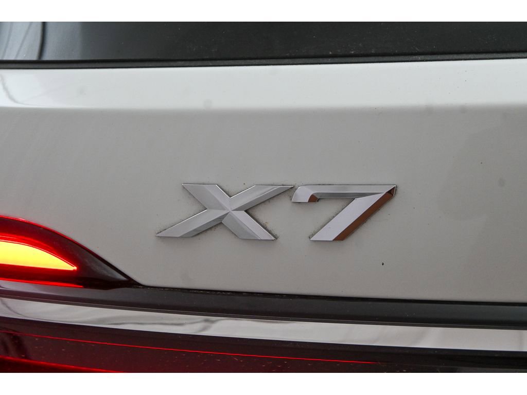 Used 2025 BMW X7 xDrive40i w/ Executive Package image 76
