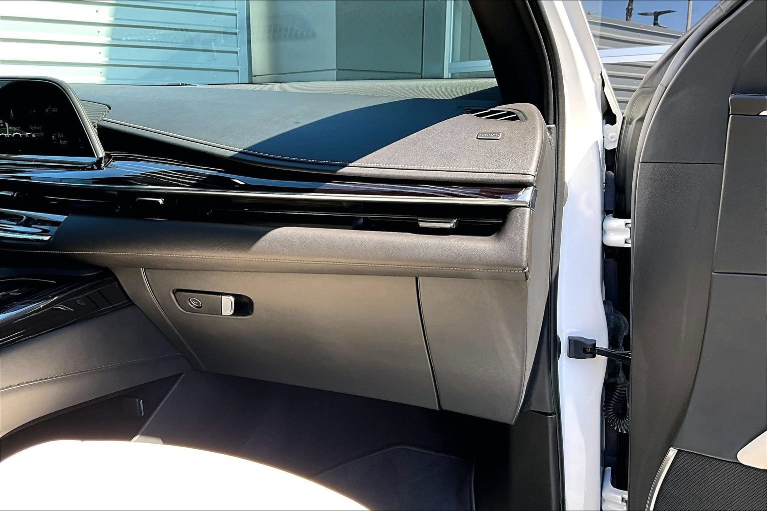 Used 2021 Cadillac Escalade ESV Sport w/ Driver Assist Tech Package AWD/4WD image 16