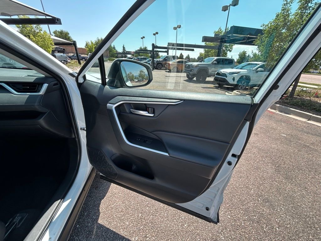 Used 2024 Toyota RAV4 XLE image 30
