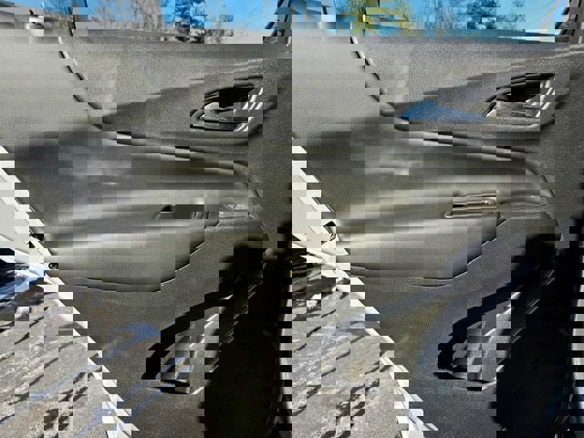 Used 2021 Chevrolet Equinox LT image 36