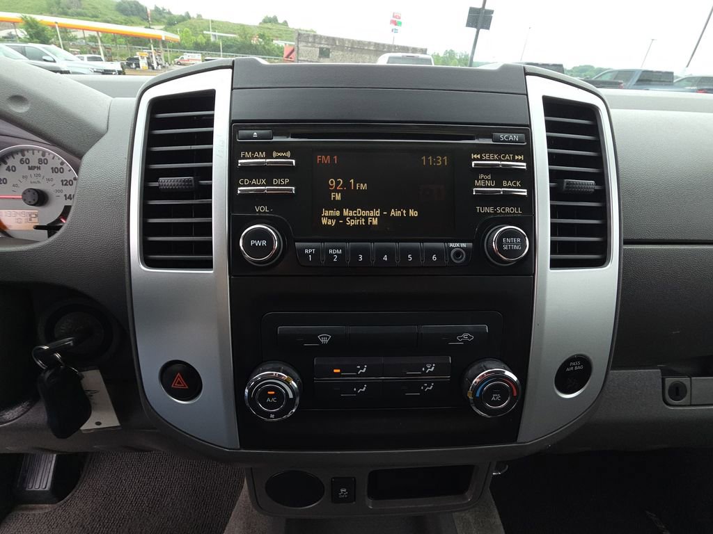 Used 2014 Nissan Frontier Desert Runner RWD image 24