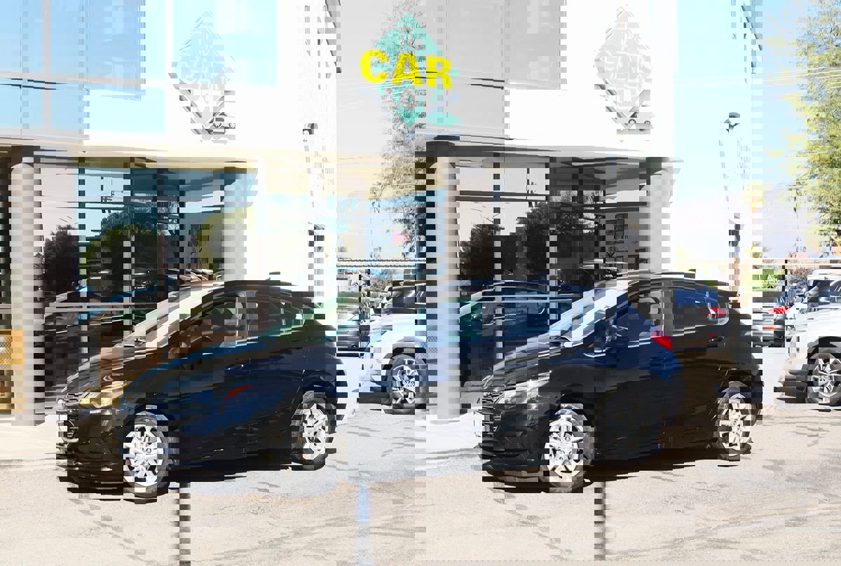 Used 2018 Chevrolet Cruze LT image 4