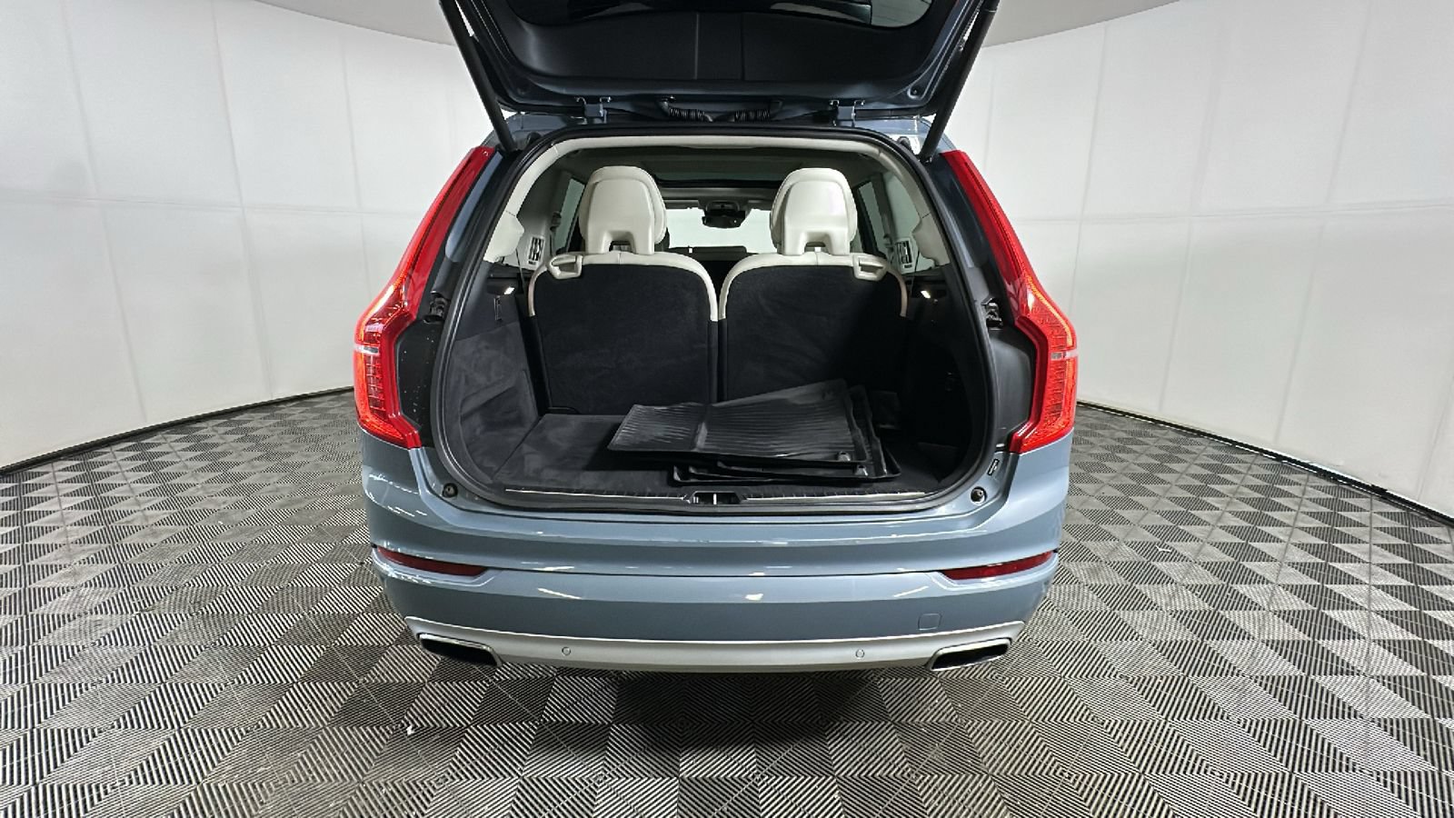 Used 2021 Volvo XC90 T6 Momentum AWD/4WD image 31