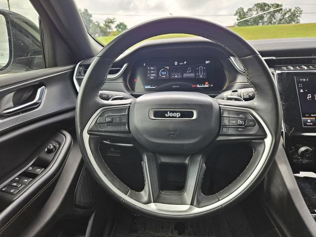 Used 2024 Jeep Grand Cherokee L Laredo AWD/4WD image 14