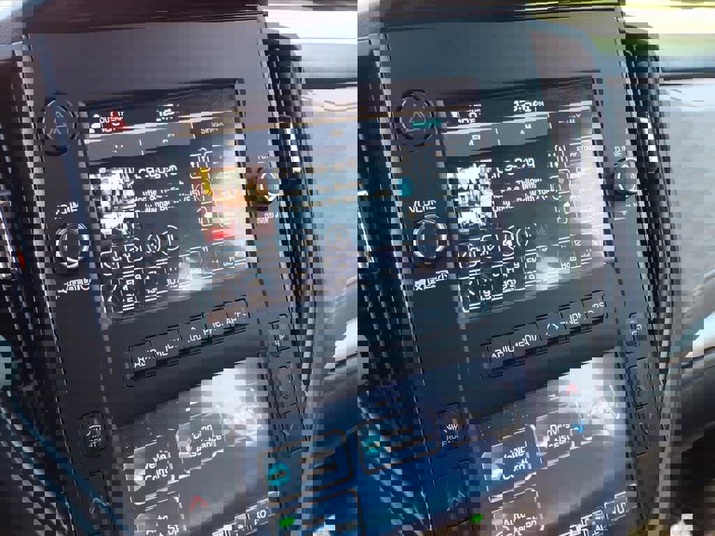 Used 2025 Subaru Forester image 32