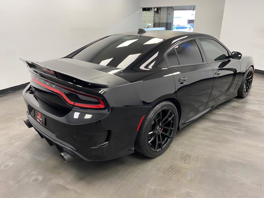 Used 2017 Dodge Charger R/T image 6