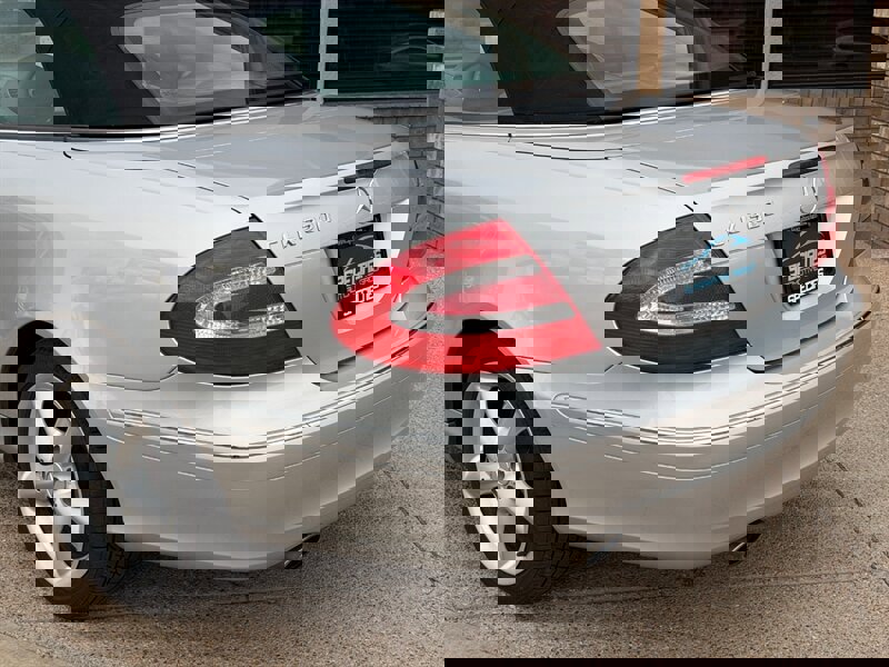 Used 2005 Mercedes-Benz CLK 320 Cabriolet image 14