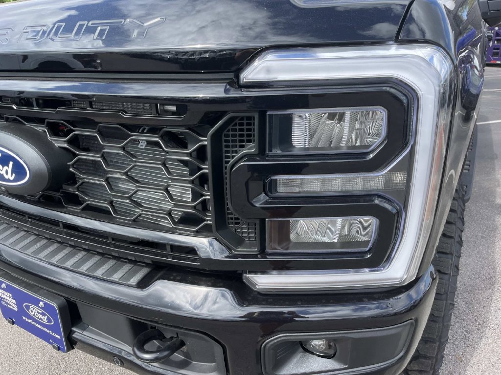 New 2027 Ford F250 Lariat w/ Tremor Off-Road Package AWD/4WD image 10
