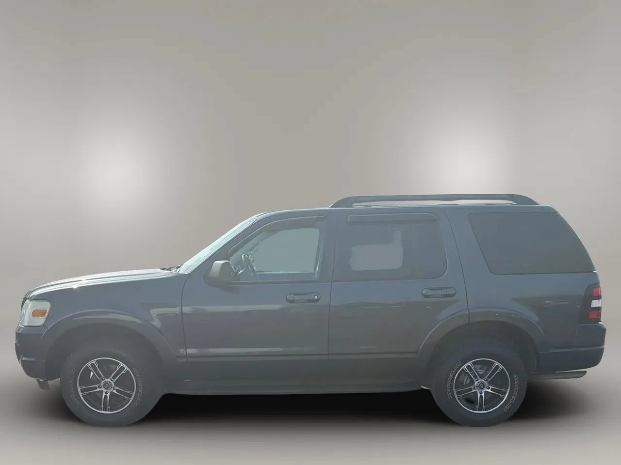 Used 2010 Ford Explorer XLT AWD/4WD image 3