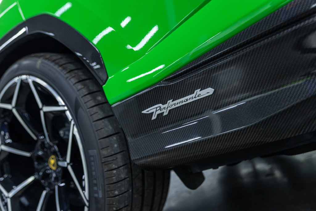 Used 2023 Lamborghini Urus Performante AWD/4WD image 16
