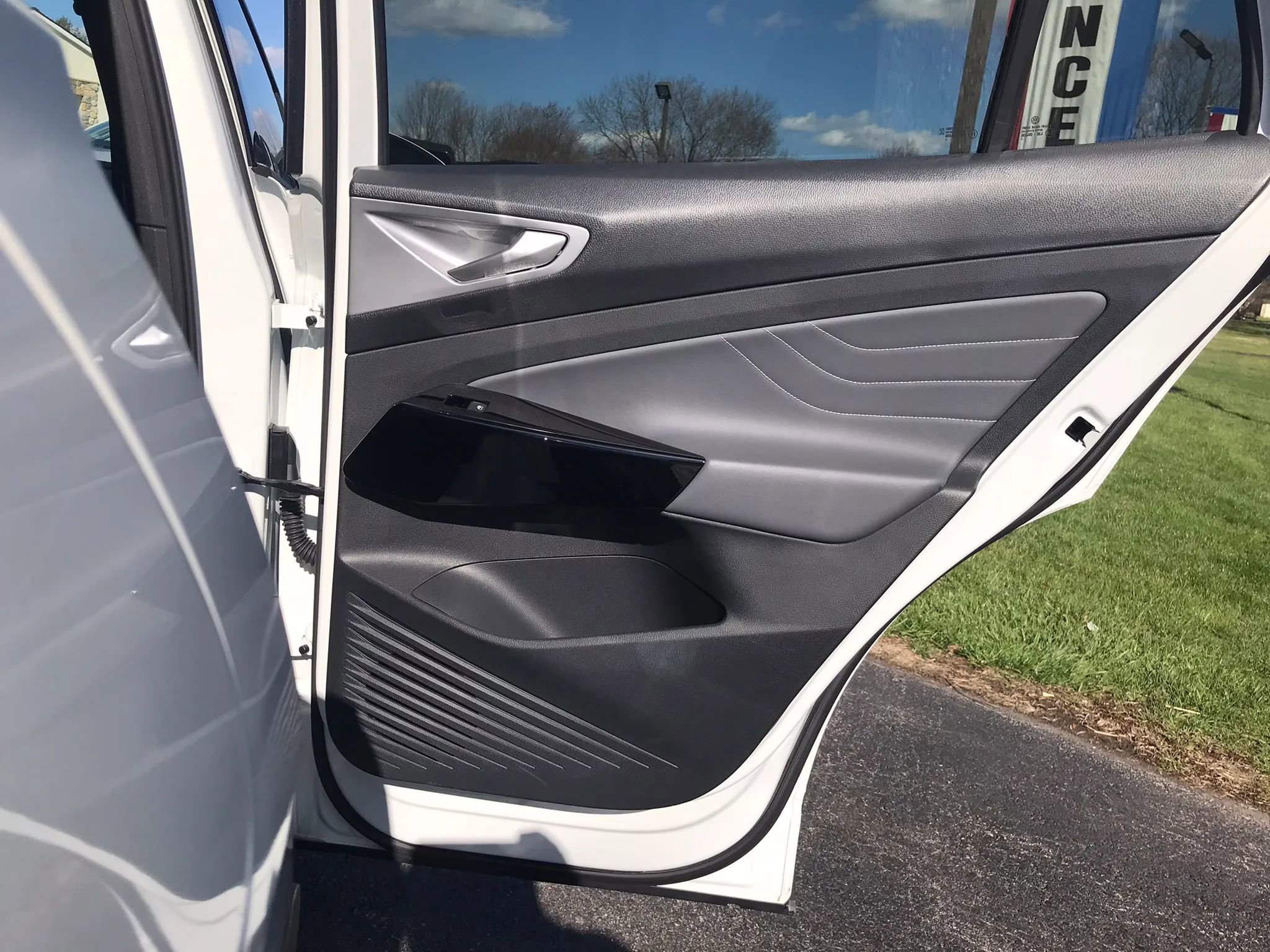 Used 2023 Volkswagen ID.4 Pro S Plus image 52