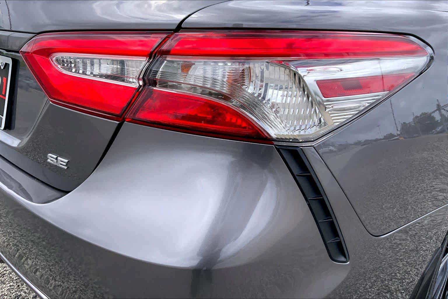 Used 2019 Toyota Camry SE FWD image 29