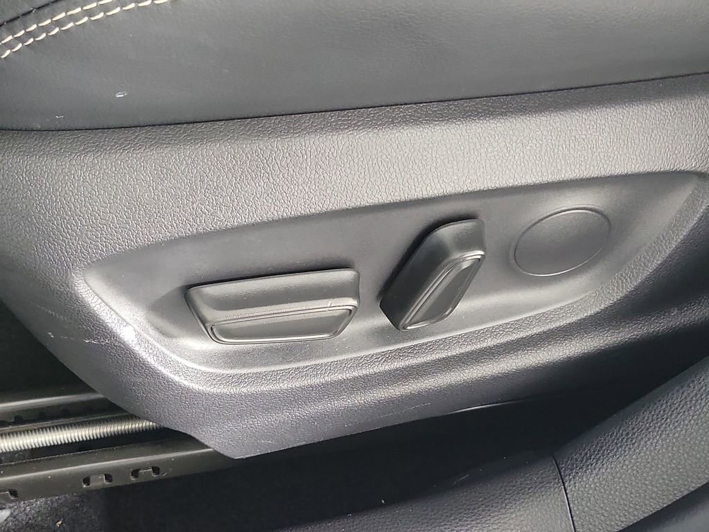 Certified 2025 Toyota Corolla XLE FWD image 22