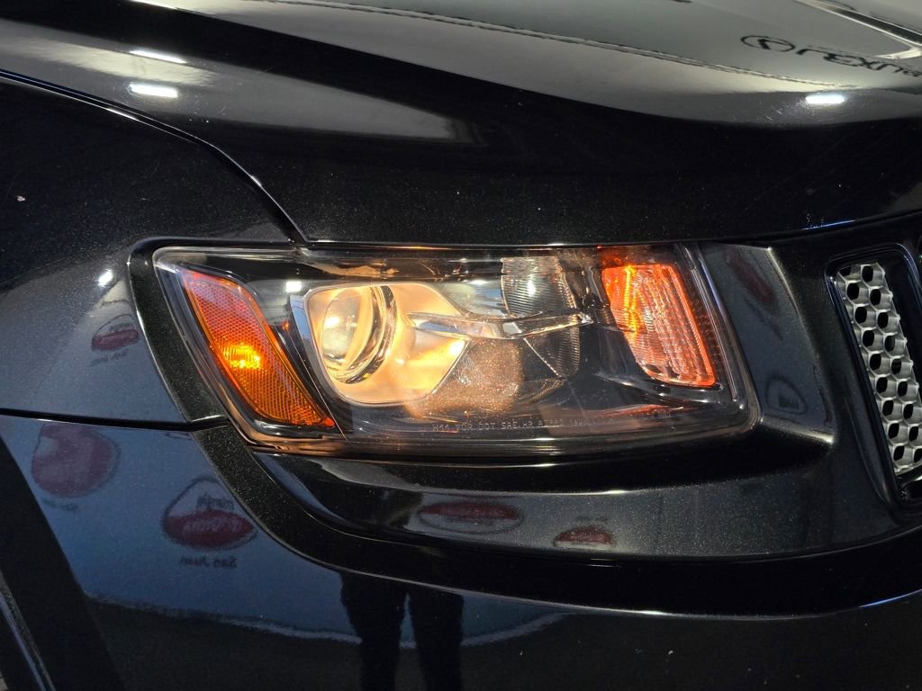 Used 2015 Jeep Grand Cherokee Altitude RWD image 5