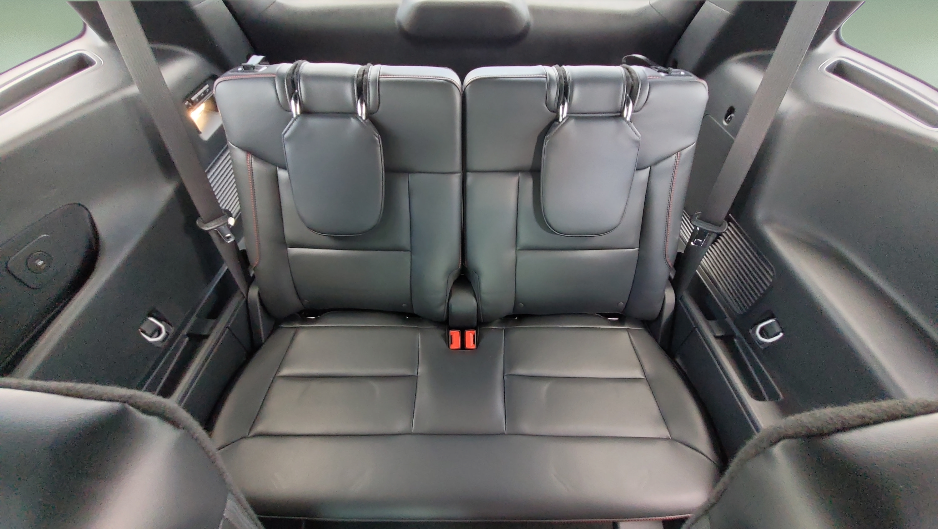 Used 2025 Ford Explorer ST AWD/4WD image 17