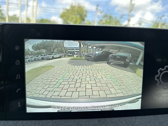 Used 2025 Nissan Kicks SV FWD image 24