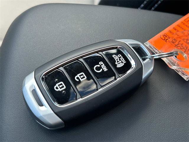 New 2025 Hyundai Venue SEL image 13