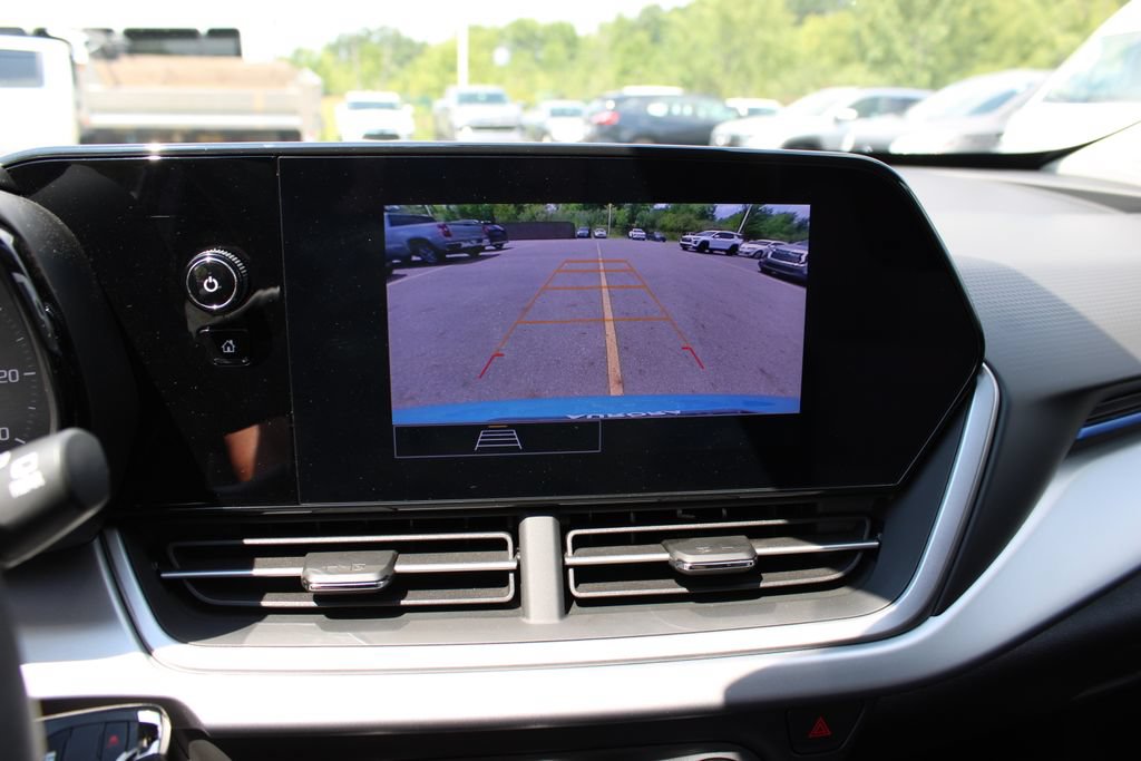 Certified 2025 Chevrolet Trax LS FWD image 15