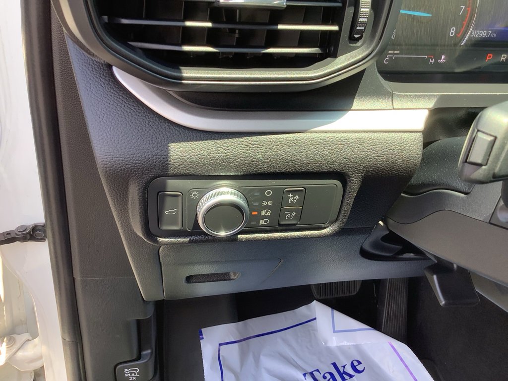 Used 2022 Ford Explorer XLT image 13