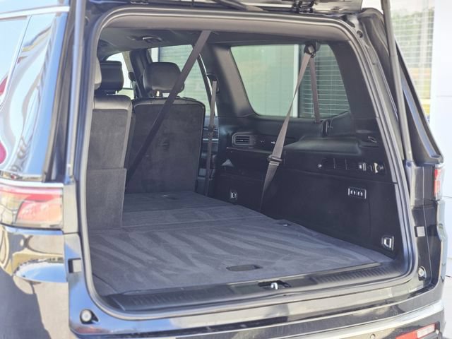 Used 2024 Jeep Wagoneer L Series II RWD image 32