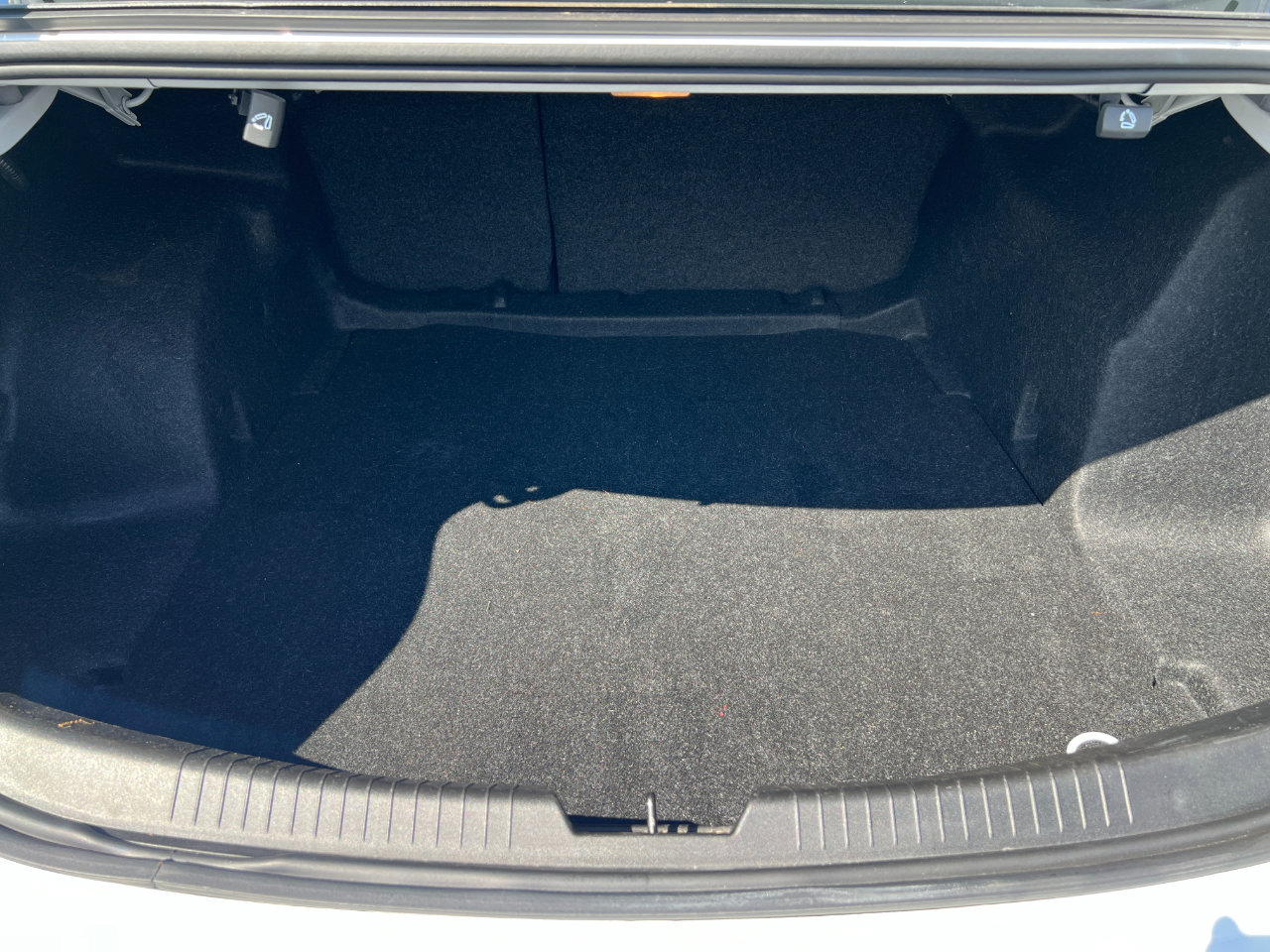 Used 2020 Chevrolet Malibu LS image 50