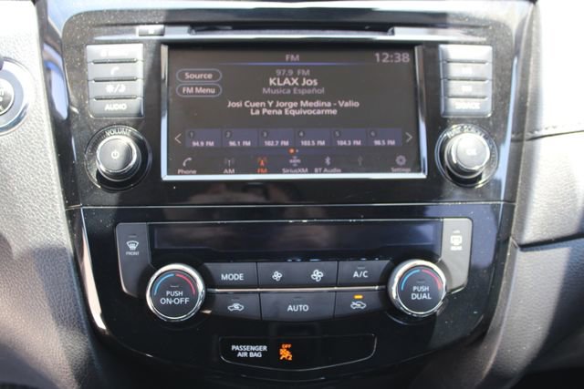 Used 2020 Nissan Rogue SV AWD/4WD image 25