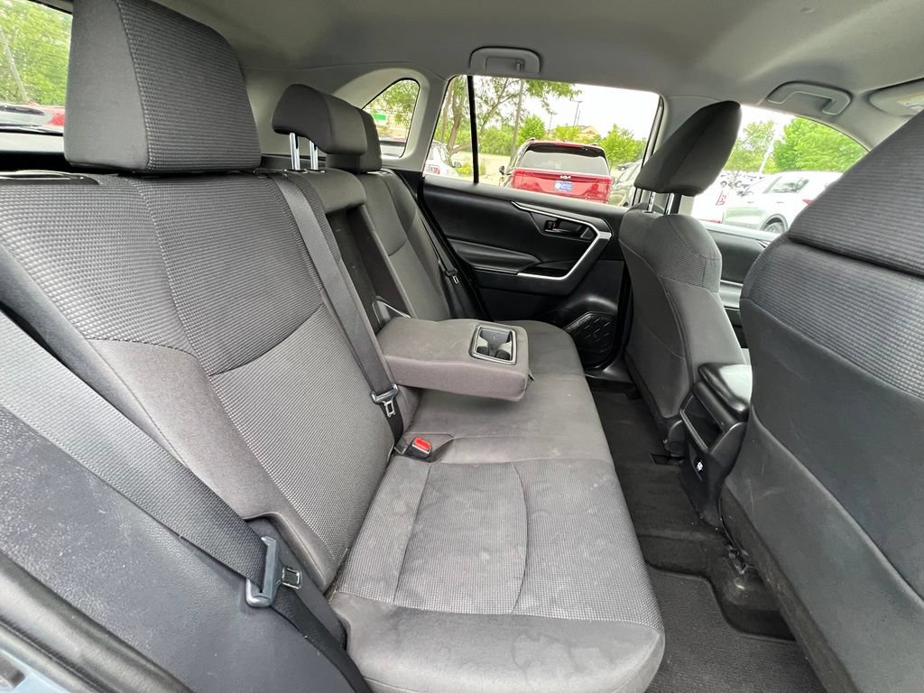 Used 2020 Toyota RAV4 LE FWD image 23
