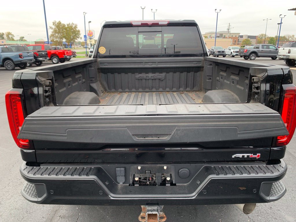 Used 2023 GMC Sierra 3500 AT4 w/ AT4 Preferred Package AWD/4WD image 8