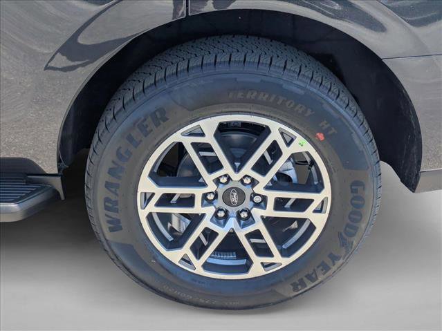 New 2026 Ford Expedition Active RWD image 10
